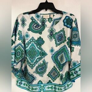 Chicos  top print  size small printed travel confort